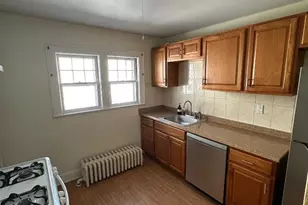 28 Hobbie St, Stamford, CT 06902 - Photo 8