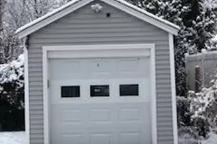 28 Hobbie St, Stamford, CT 06902 - Photo 8