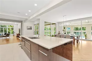 345 Governors Ln, Fairfield, CT 06824 - Photo 10