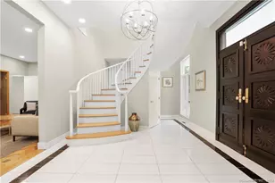 345 Governors Ln, Fairfield, CT 06824 - Photo 12