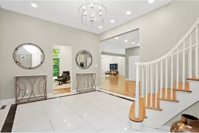 345 Governors Lane, Fairfield, CT 06824 - Photo 14