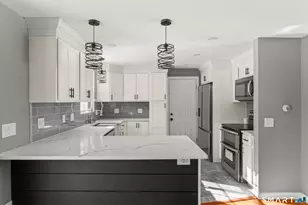 17 Champlain Dr, Old Lyme, CT 06371 - Photo 6