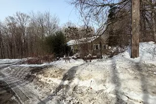 40 Towns End Rd, Newtown, CT 06470 - Photo 2