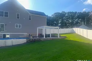 70 Jack English Dr, Middletown, CT 06457 - Photo 4