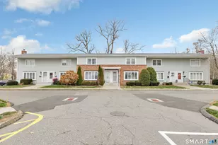 40 Carriage Path N, Milford, CT 06460 - Photo 32