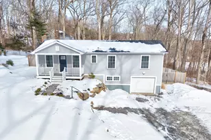 8 Egypt Ln, Clinton, CT 06413 - Photo 2