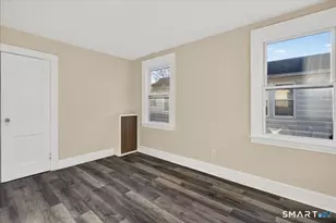 38 Bristol St, West Haven, CT 06516 - Photo 8