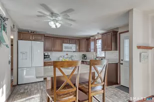 100 Spice Hill Dr, Meriden, CT 06451 - Photo 12