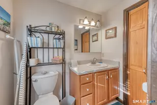 100 Spice Hill Dr, Meriden, CT 06451 - Photo 18