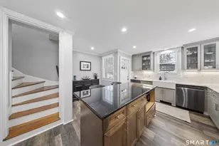 69 Bloomfield Ave, Hartford, CT 06105 - Photo 4