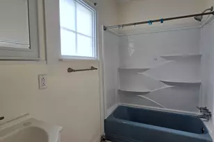 40 Maple Grove Ave, Norwich, CT 06360 - Photo 10