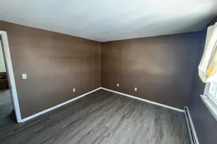 633 Center St, Manchester, CT 06040 - Photo 12