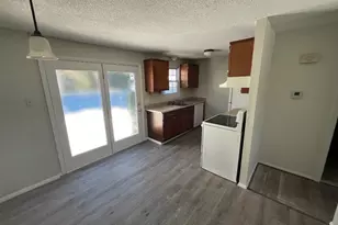 633 Center St, Manchester, CT 06040 - Photo 6