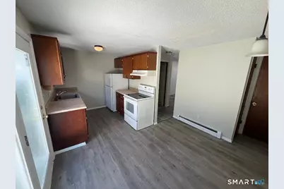 633 Center Street #APT E, Manchester, CT 06040 - Photo 8