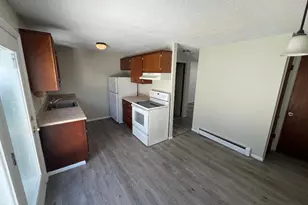 633 Center St, Manchester, CT 06040 - Photo 8