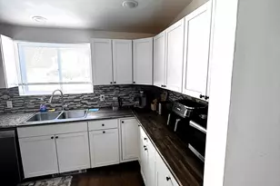 541 Park Ave, Bloomfield, CT 06002 - Photo 12