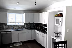 541 Park Ave, Bloomfield, CT 06002 - Photo 4