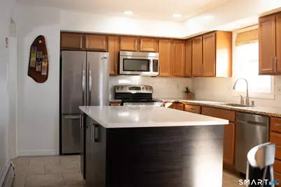 31 Kendall Circle, Waterbury, CT 06708 - Photo 6