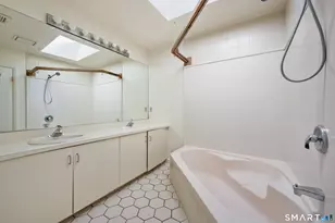 2289 Bedford St, Stamford, CT 06905 - Photo 10