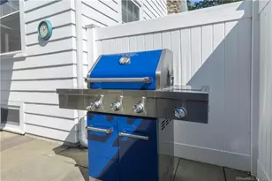 303 Wakeman Rd, Fairfield, CT 06824 - Photo 36