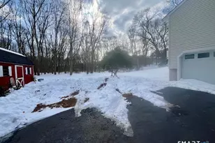 32 Latimer Dr, East Lyme, CT 06333 - Photo 22