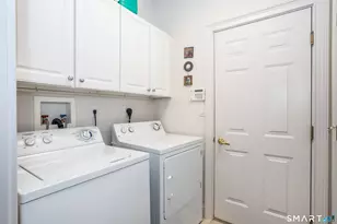 6 Spy Glass Cir, Bloomfield, CT 06002 - Photo 20