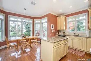 6 Spy Glass Cir, Bloomfield, CT 06002 - Photo 8