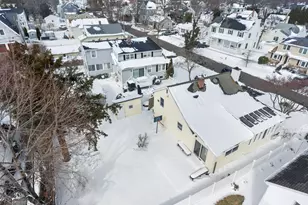 110 Alden St, Fairfield, CT 06824 - Photo 30