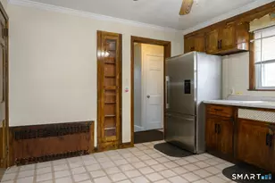 39 Burlington St, Hartford, CT 06112 - Photo 6