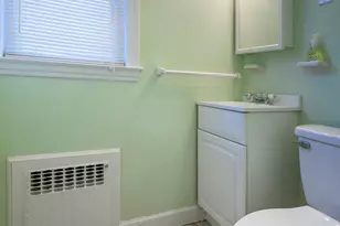 39 Burlington St, Hartford, CT 06112 - Photo 14
