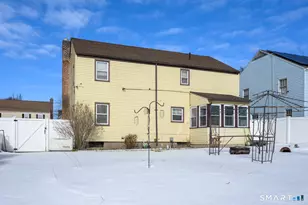 39 Burlington St, Hartford, CT 06112 - Photo 32