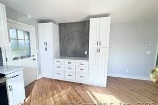 55 Avery St, Stamford, CT 06902 - Photo 4