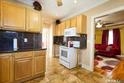 35 Querida Street, Bridgeport, CT 06604 - Photo 14