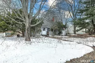 22 Lynmoor St, Milford, CT 06460 - Photo 4