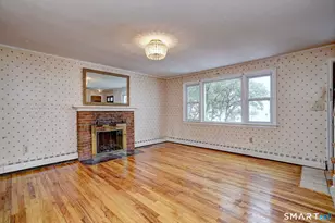 22 Lynmoor St, Milford, CT 06460 - Photo 8