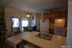 1376 Chopsey Hill Rd, Bridgeport, CT 06606 - Photo 4