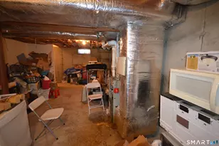 1376 Chopsey Hill Rd, Bridgeport, CT 06606 - Photo 32