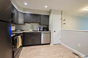 32 Deer Run, Bethel, CT 06801 - Photo 6