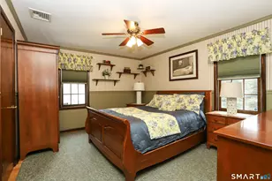 8 Housman St, Danbury, CT 06810 - Photo 14