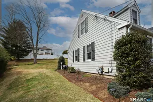 8 Housman St, Danbury, CT 06810 - Photo 28