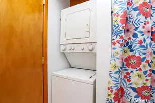 8 Housman St, Danbury, CT 06810 - Photo 22