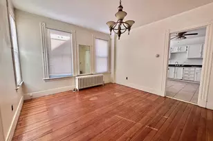 1082 Townsend Ave, New Haven, CT 06512 - Photo 4