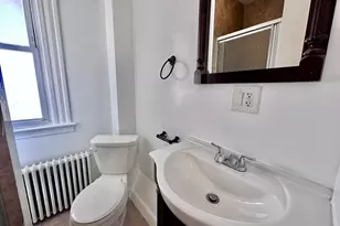 1082 Townsend Ave, New Haven, CT 06512 - Photo 8