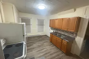 31 Coe St, Waterbury, CT 06704 - Photo 1