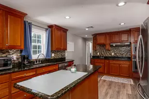 190 Elmwood Dr, Meriden, CT 06450 - Photo 18