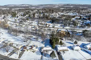 190 Elmwood Dr, Meriden, CT 06450 - Photo 36