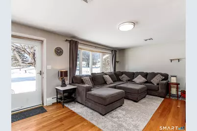 190 Elmwood Drive, Meriden, CT 06450 - Photo 8