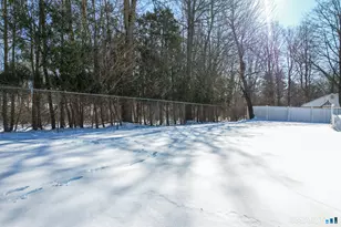 12 Bates Pl, Hartford, CT 06114 - Photo 26