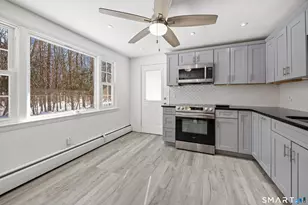 12 Bates Pl, Hartford, CT 06114 - Photo 4