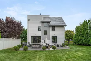 200 Hillspoint Rd, Westport, CT 06880 - Photo 4